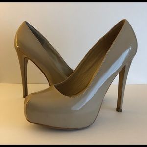 Chinese Laundry nude pumps